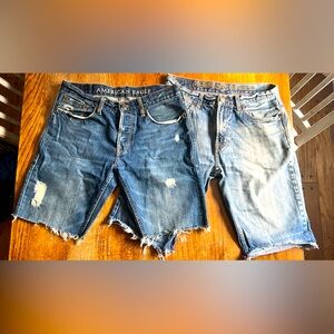 2 Pairs Men’s American Eagle Jean Shorts Medium